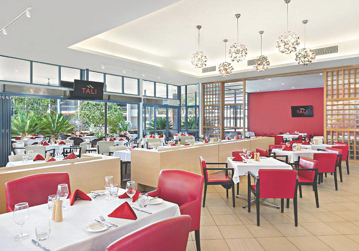 Crowne Plaza Alice Springs Lasseters