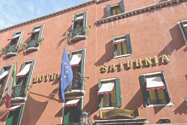 Hotel Saturnia  & International