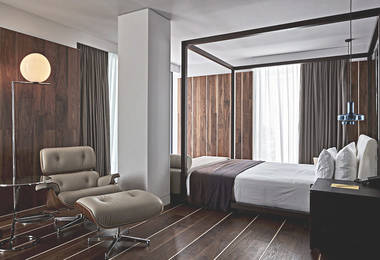 Sir Joan Hotel