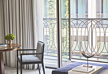 Four Seasons Hotel Madrid_SUPERIOR COURTYARD ROOM